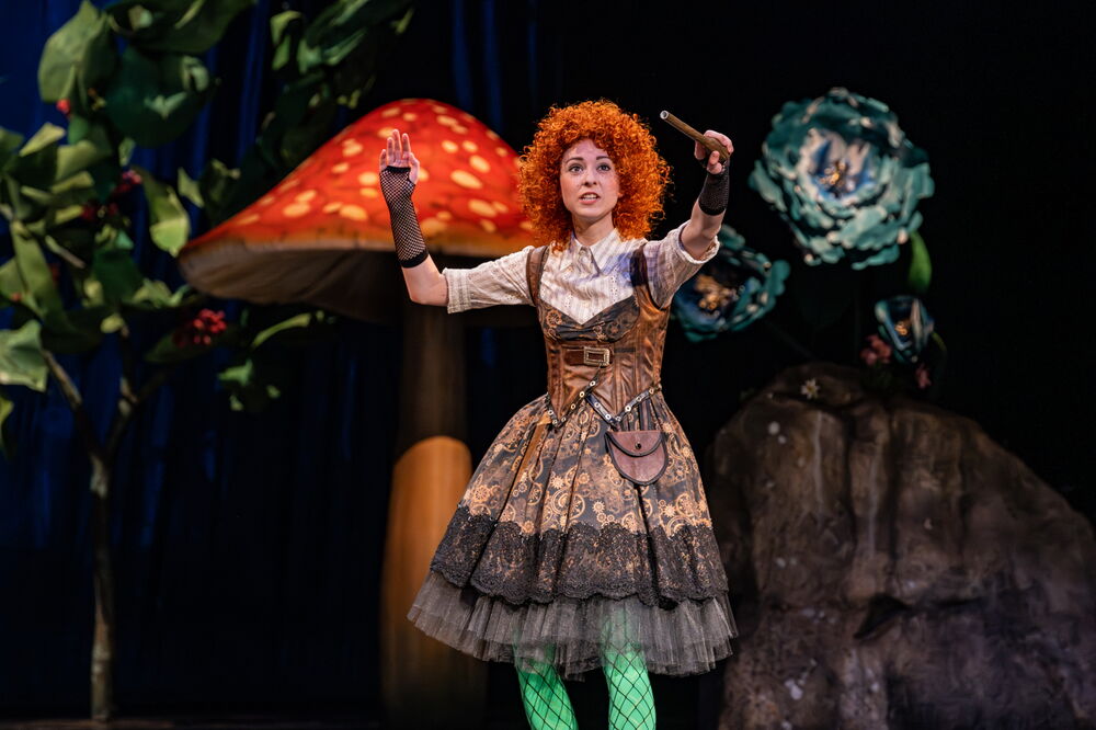 Die kleine Hexe; im Foto: Luca Estelle Horvath