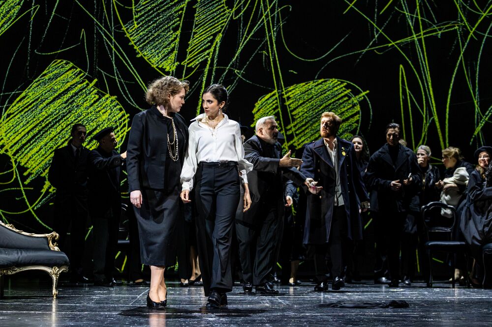 Emma McNairy, Sara-Maria Saalmann, Tomasz Wija, Chor