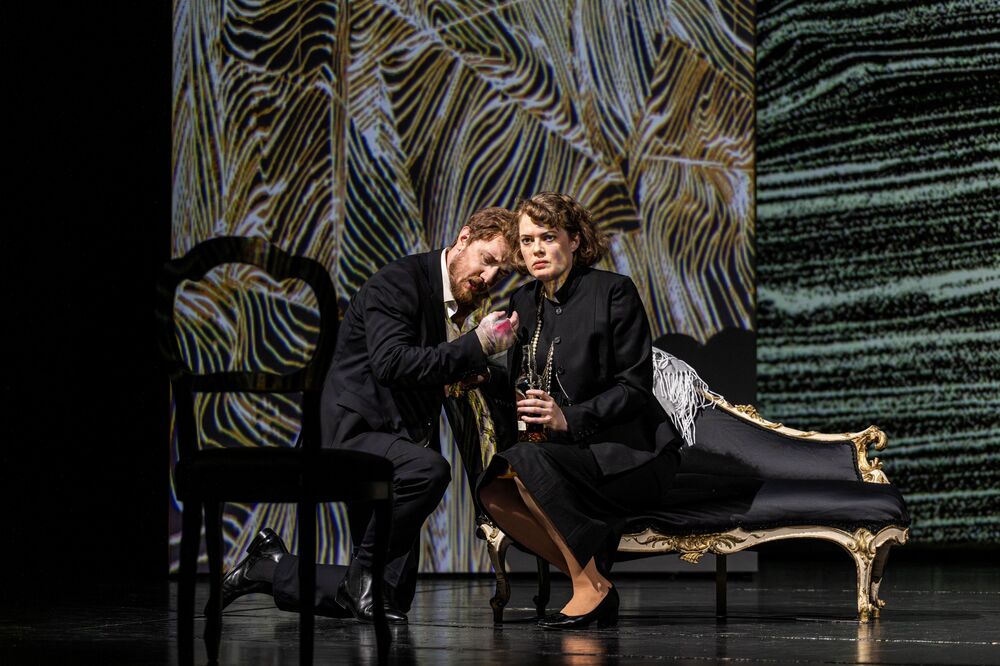 Tomasz Wija, Emma McNairy